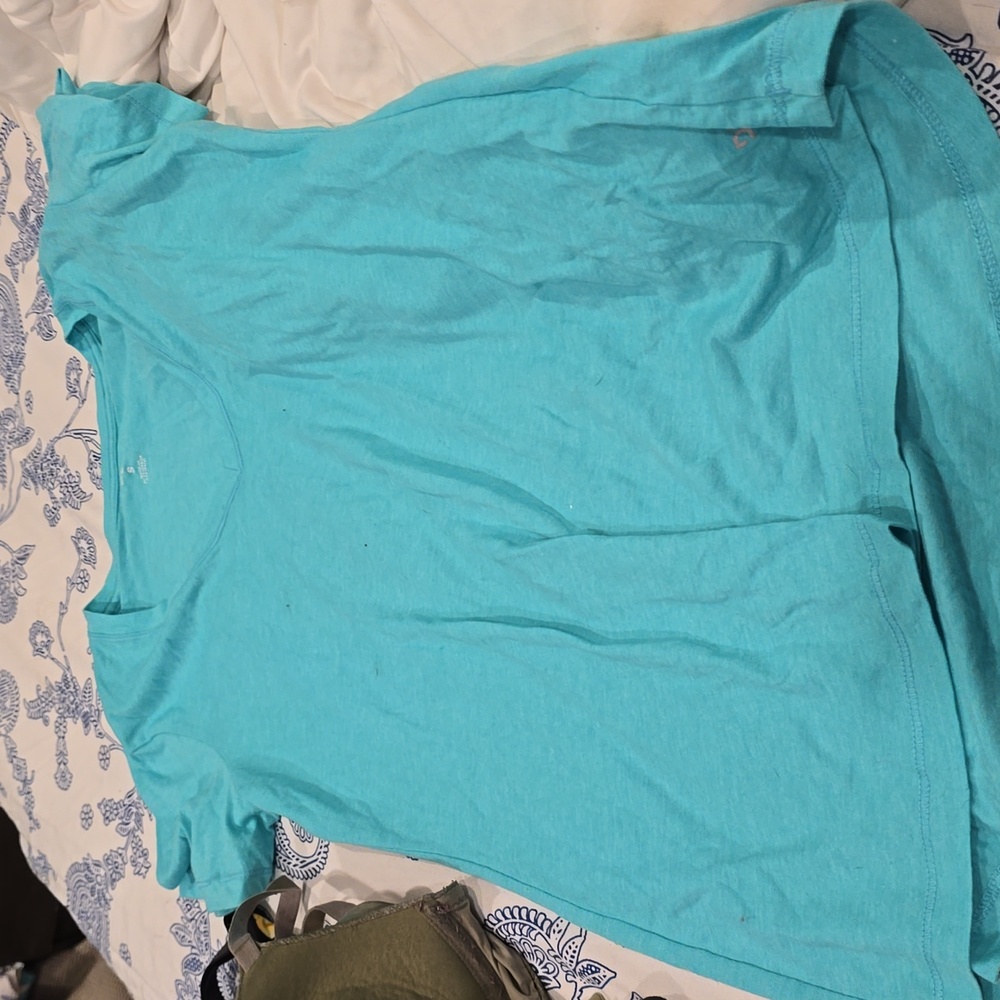 ❤️10/$13 Like new dsg v neck